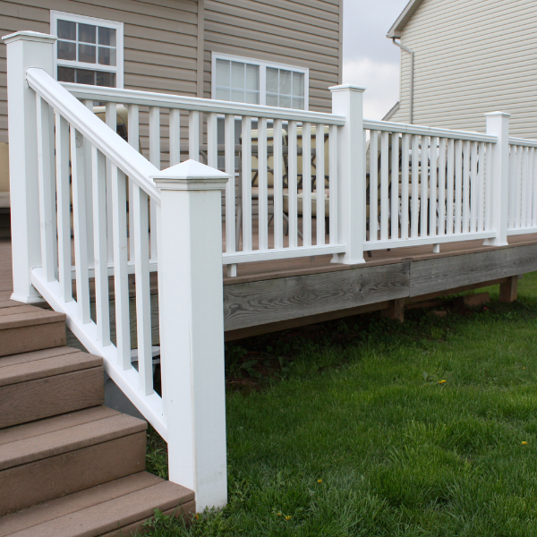 white vinyl railing; deck builder in valparaiso, deck builder, deck near me; custom decks in Valparaiso, Indiana